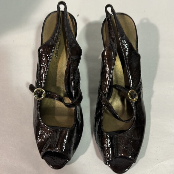 Shoes - Picture 2 of 5